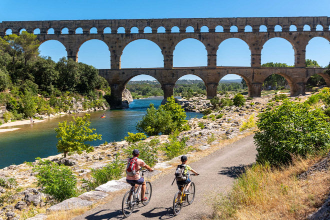 Balade à vélo sur la voie verte du Pont du Gard sur la ViaRhôna