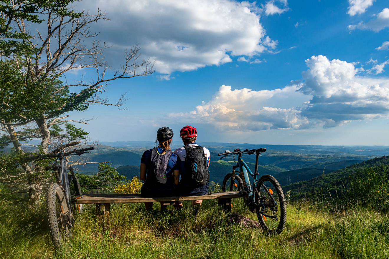 Balade à VTT en couple dans les Cévennes