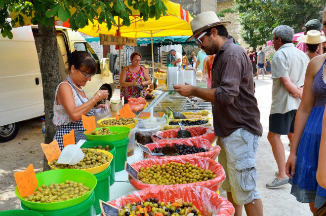 Marchés provençaux dans le Gard