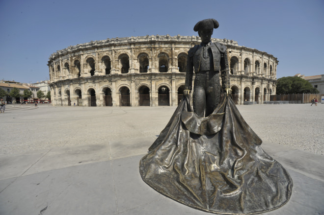 Nîmes, Arènes statue de Nimeño II