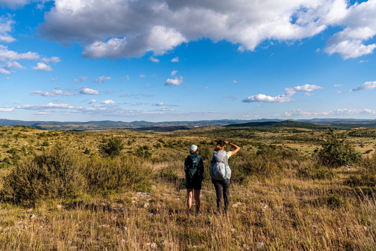 Randonneurs sur les Causses