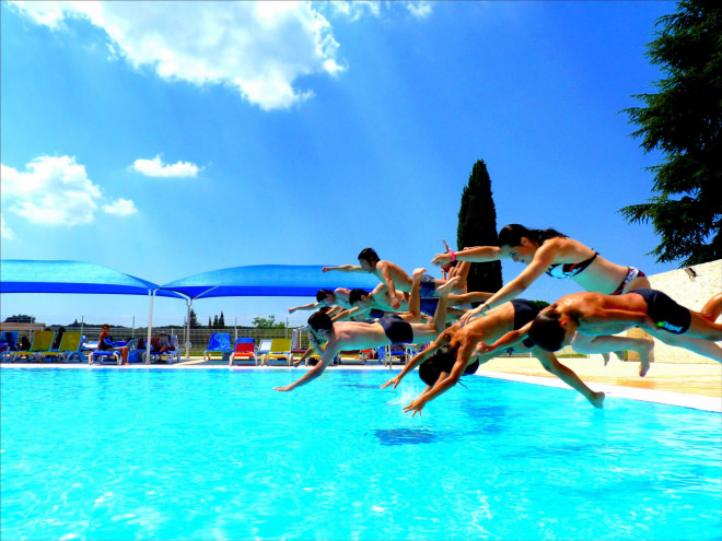 Détente à la piscine
