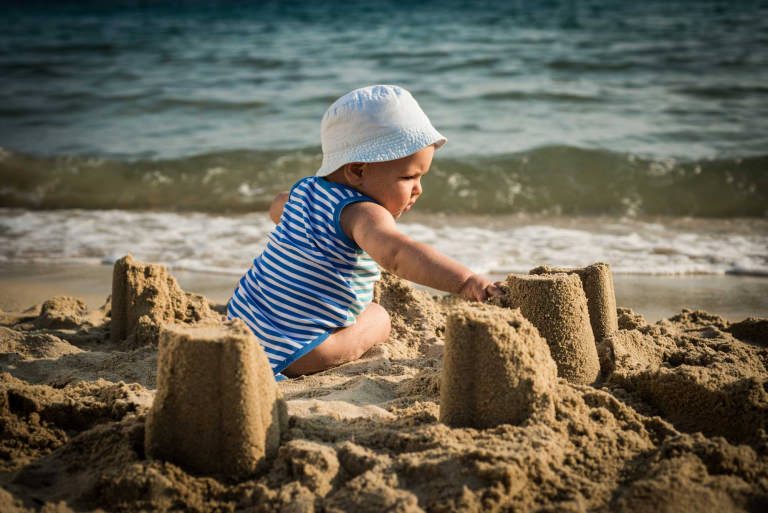 En vacances à la plage avec bébé au Grau du Roi