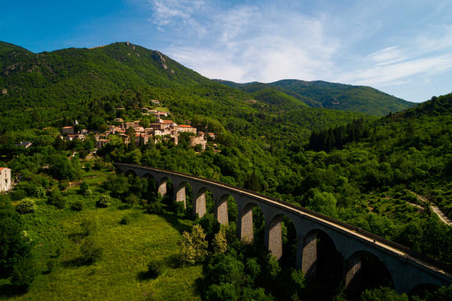 Aumessas, village de caractère avec vue sur le viaduc