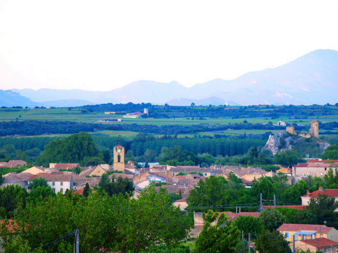 Photo panoramique du village de Roquemaure